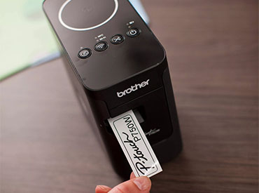 Rotuladora compacta con impresión inalámbrica Brother PT-P750W