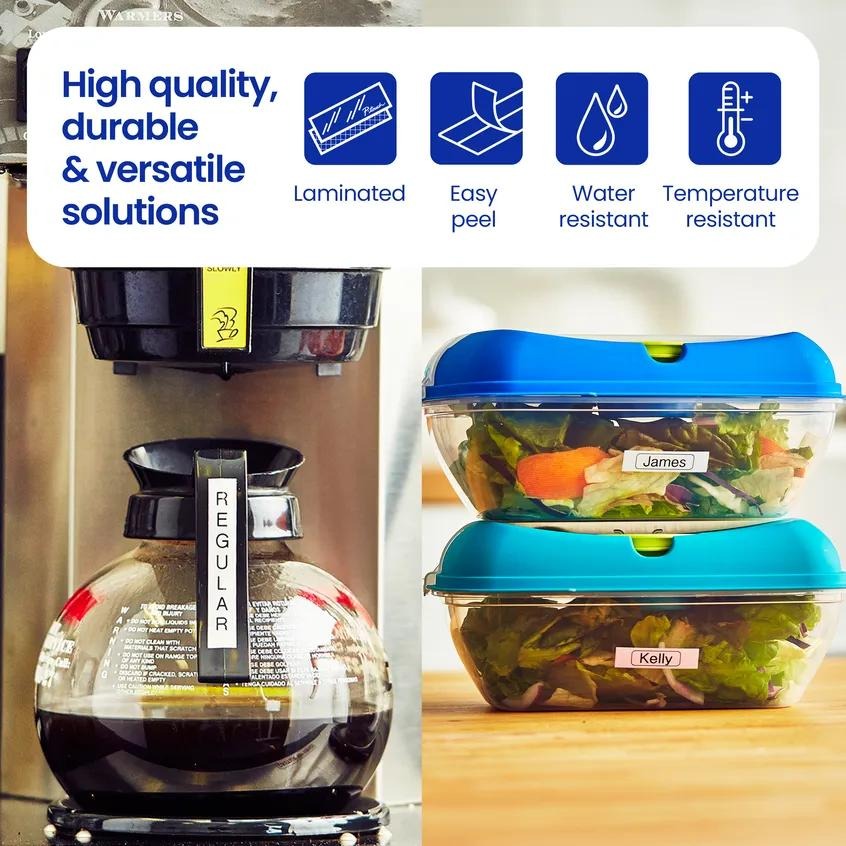 Cafetera y recipientes de alimentos identificados con etiquetas laminadas blancas para “REGULAR”, “James” y “Kelly”.