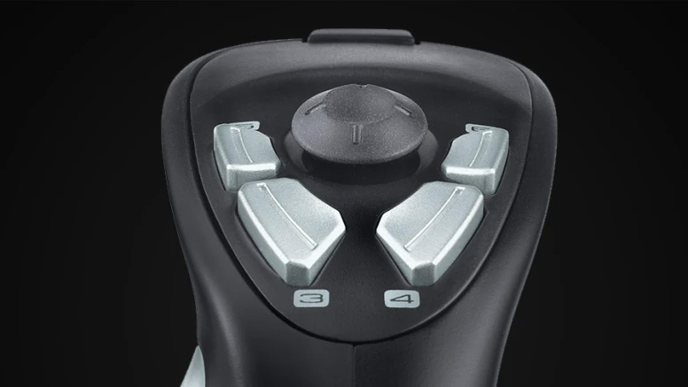 Primer plano de la parte superior del mando de control del Joystick Logitech Extreme 3D Pro mostrando el interruptor de sombrerete de ocho direcciones y los botones tres y cuatro