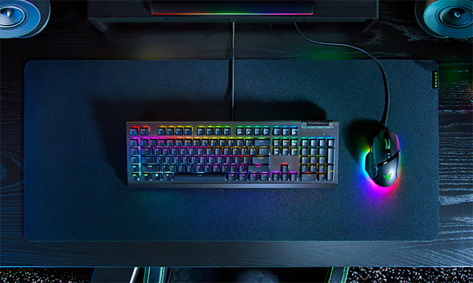 Razer BlackWidow V4 X Hero Image