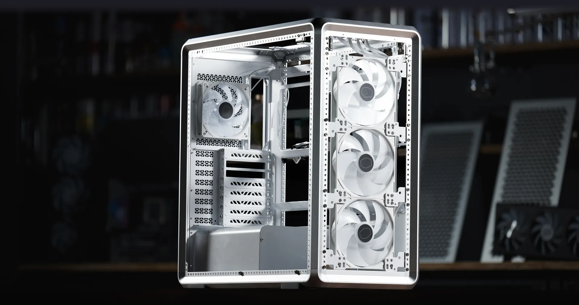 Gabinete Cooler Master MasterFrame 600 abierto con ventiladores blancos