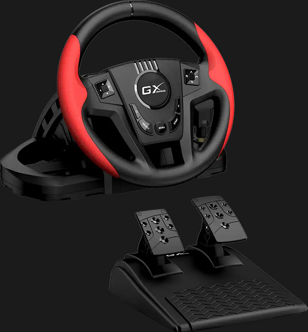Volante de carreras Genius SpeedMaster con agarres en rojo y negro, incluyendo una unidad de pedales de acelerador y freno en la base negra. Es un set de simulador de manejo.