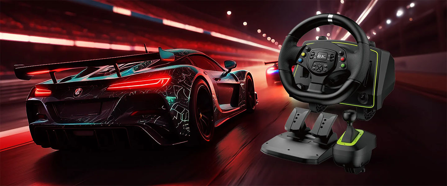 Imagen del volante de carreras Genius SpeedMaster X2, los pedales y la palanca de cambios, superpuestos sobre una escena de carreras nocturnas con un coche deportivo de diseño futurista en una pista iluminada en rojo.