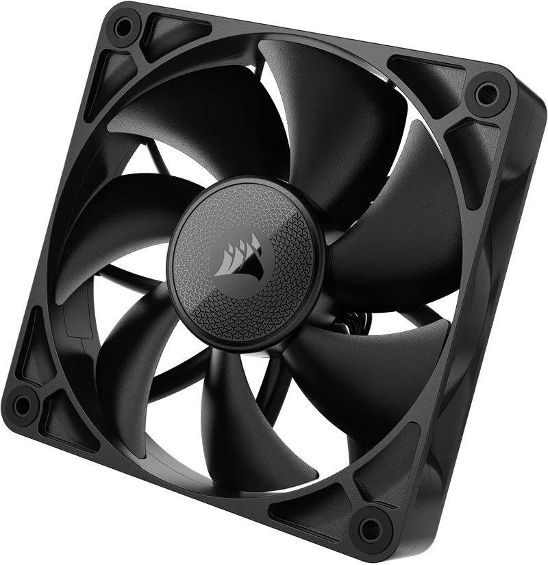 Tres ventiladores negros Corsair RS120 para PC, alineados en ángulo, con diseño de aspas optimizado para alto flujo de aire y marco robusto, ideales para refrigeración de gabinetes o radiadores.