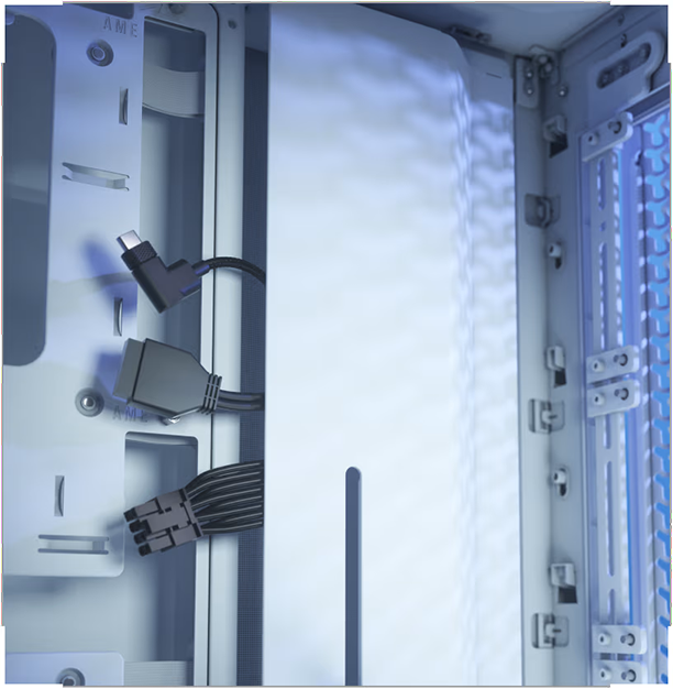 Vista lateral del interior de un gabinete Corsair FRAME 4000D RS ARGB de color blanco mostrando una organización ordenada del cableado, con conectores de alimentación y datos colocados sobre una cubierta vertical, iluminados por una tenue luz azul que resalta la textura del panel frontal.