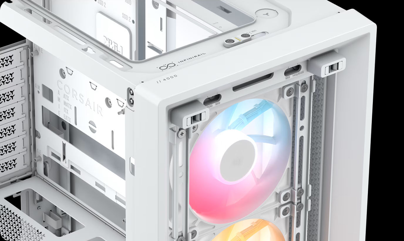 Detalle interior del gabinete Corsair FRAME 4000D RS ARGB blanco con ventiladores frontales iluminados y estructura metálica blanca
