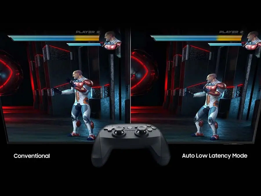 La pantalla de juego de un juego de lucha se divide en dos para fines de comparación. La palabra Convencional se muestra debajo a la izquierda donde el personaje del jugador sufre daño. La palabra Modo automático de baja latencia se muestra debajo de la imagen sin demoras de la derecha, donde el mismo jugador evita el ataque.