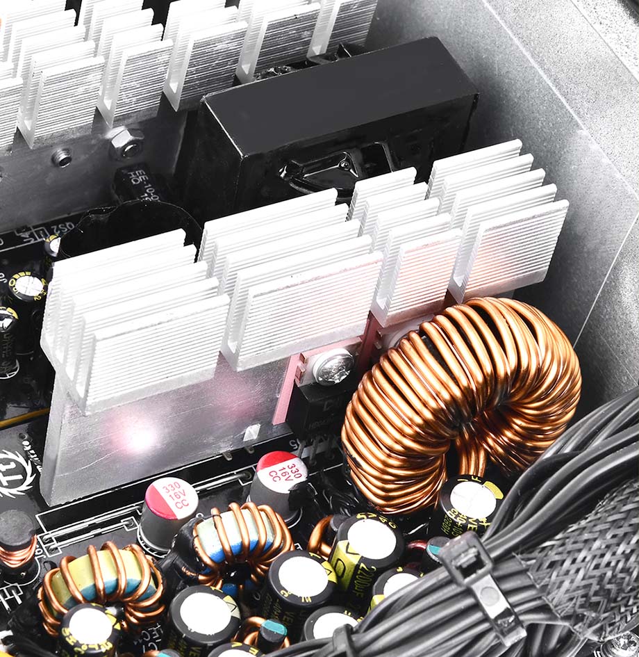 Vista de los componentes internos de la Fuente Thermaltake Smart BX3 Bronze 650W - 80 PLUS® Bronze
