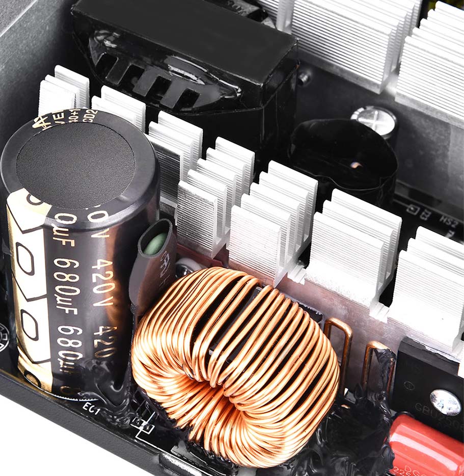 Vista de los componentes internos de la Fuente Thermaltake Smart BX3 Bronze 750W - 80 PLUS® Bronze
