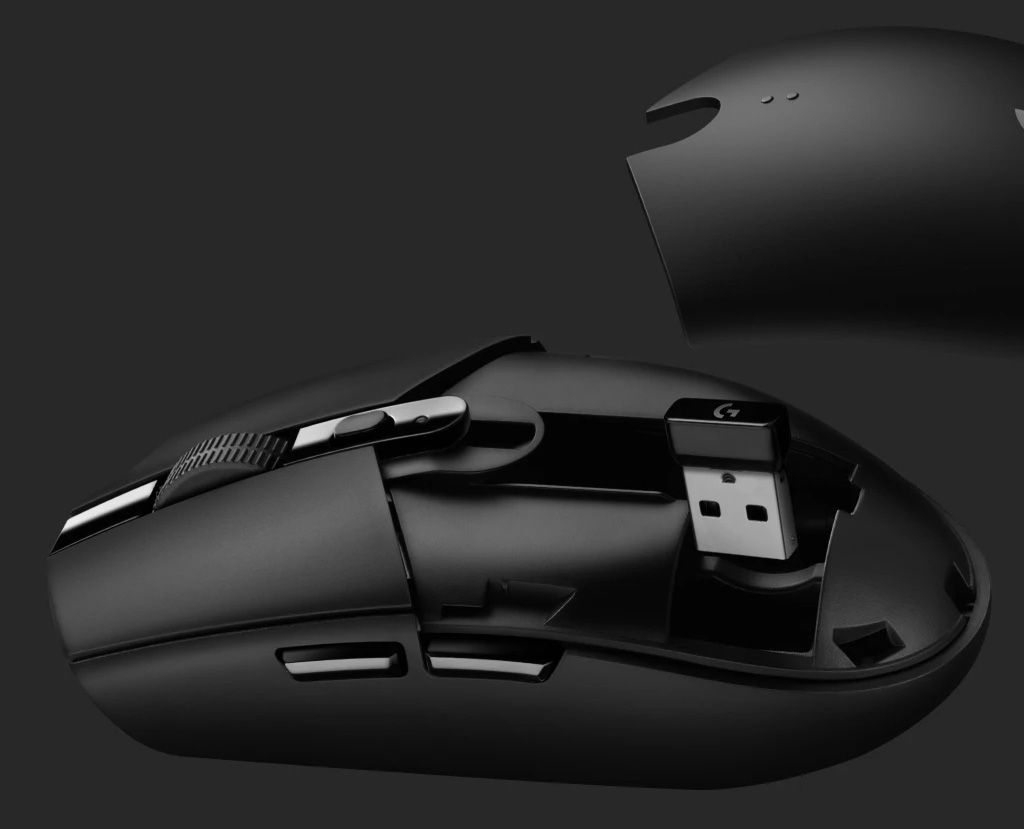Vista lateral del Mouse Logitech G305 LIGHTSPEED, con la carcasa desacoplada, mostrando el almacenamiento integrado para el nano receptor USB