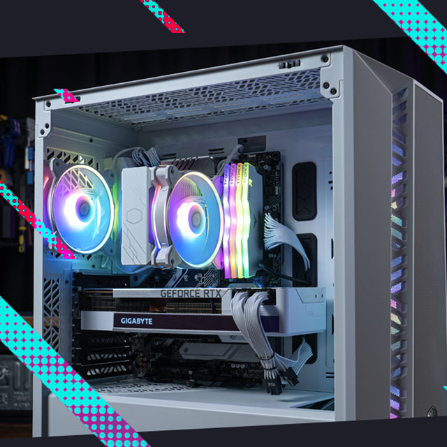 Vista del Cooler para CPU Cooler Master Hyper 212 Halo White, instalado en un equipo, Amplio rango de compatibilidad