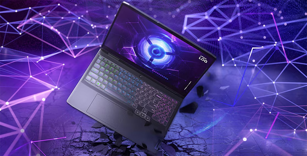 Lenovo LOQ 15IRH8 flotando y rebotando en una superficie dura para representar su durabilidad