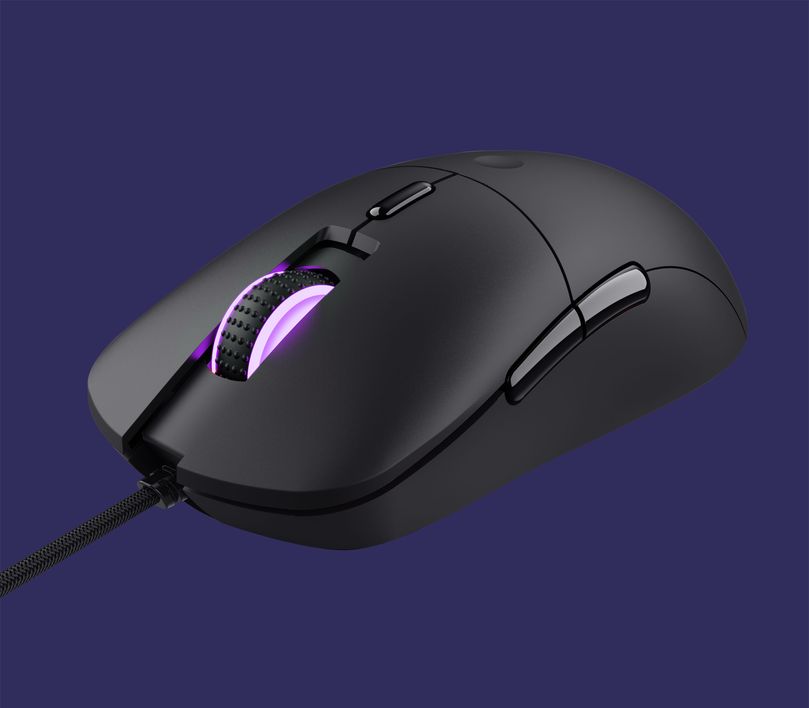 Mouse gaming ligero Trust GXT 981 Redex con iluminación LED morada y cable trenzado sobre fondo púrpura oscuro.