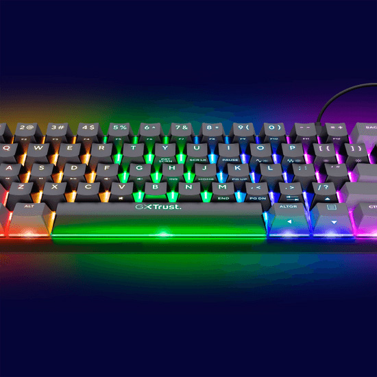 Vista frontal del teclado mecánico mini Trust GXT 867 Acira con iluminación RGB multicolor