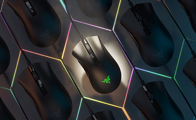 Razer DeathAdder V2 Mini - Hero Image