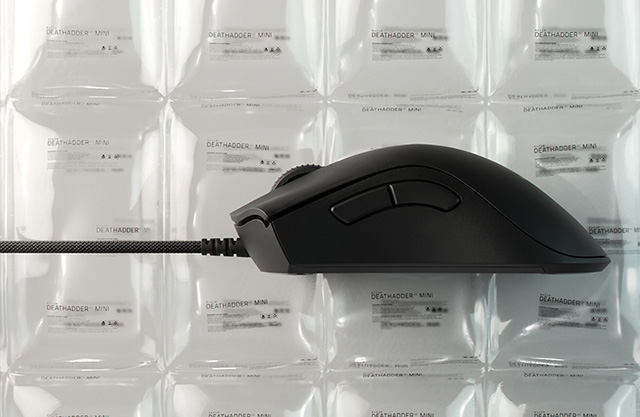 Razer DeathAdder V2 Mini, perfil izquierdo