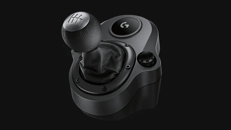 Palanca de cambios Logitech Driving Force Shifter de seis velocidades con marcha atrás por presión, pomo de metal pulido y fuelle de cuero negro.