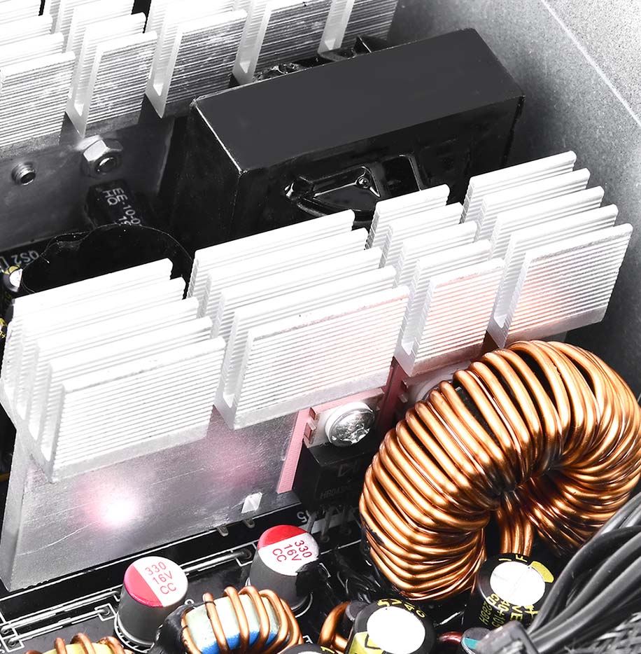 Vista de los componentes internos de la Fuente Thermaltake Smart BX3 Bronze 550W - 80 PLUS® Bronze