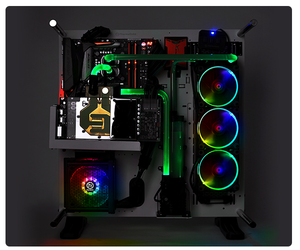 La iluminación RGB proporciona la mejor estética para todos los chasis