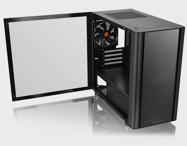 V150 Tempered Glass Micro Chassis, detalle de los dos paneles de vidrio templado