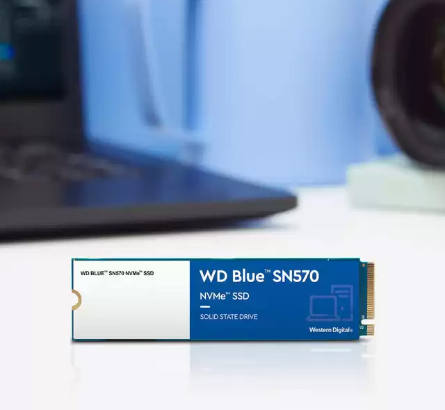 vista frontal del disco WD Blue™ SN570 NVMe™ SSD